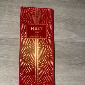 NEST Fragrances Red and Gold Holiday Diffuser